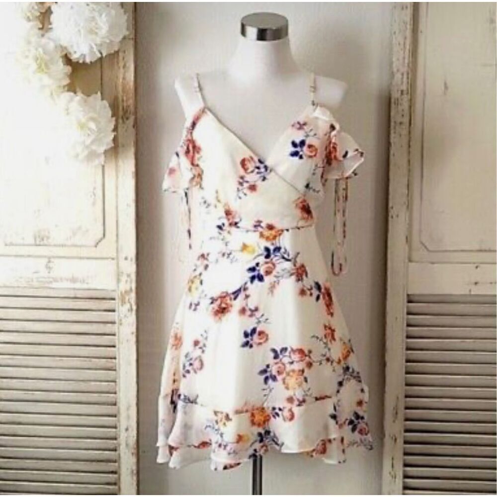 Lulus Sunday sweets cream floral off-the-shoulder mini dress women's size M NWOT